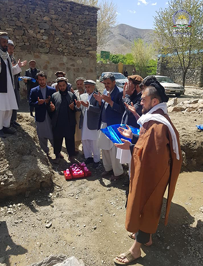 د پروان ولایت د شینواری د پوهنې آمریت د  ودانۍ د بنسټ دبړه کیښودل شوه