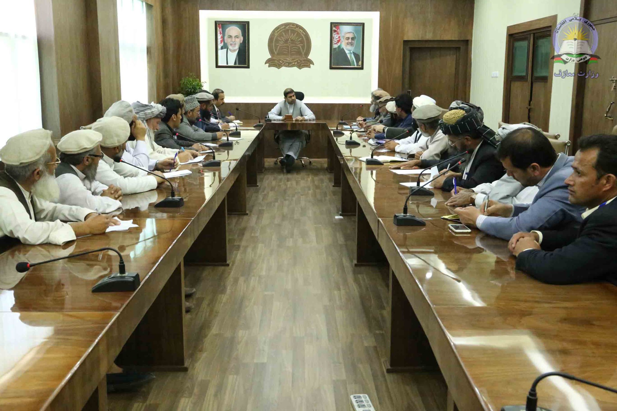 وزیر معارف در دیدار با شورای منتخب معلمین: تلاش‌ها برای حل مشکل معاشات معلمین ادامه دارد
