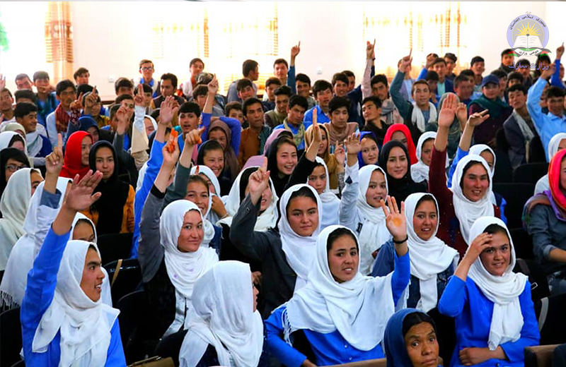 دانایی، رهایی است