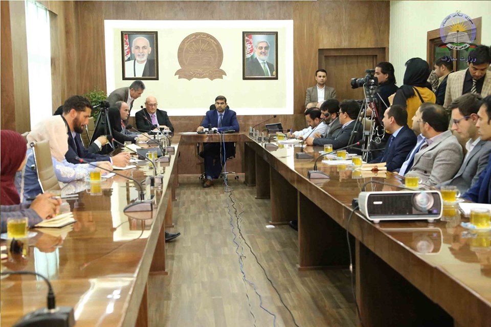 16 تفاهمنامه همکاری میان "وزارت معارف" و "موسسات داخلی و خارجی" به ارزش 21 ملیون دالر آمریکایی به امضا رسید