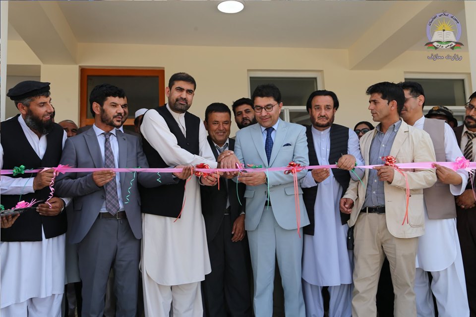 تعمیر جدید لیسه "خواجه بغرا نمبر 2" با حضور وزیر معارف افتتاح شد