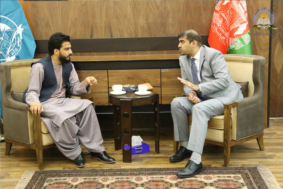 پوهنې وزیر د زابل له والي سره وکتل.