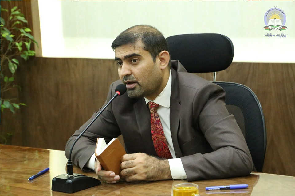 د خیالي ښوونځیو سره د جدي مبارزې په موخه د خوست ولایت مشرانو د پوهنې وزیر له هڅو ستاینه وکړه