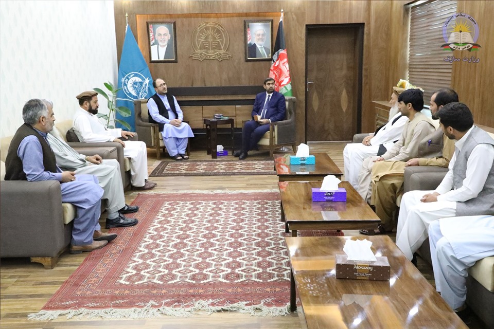  پوهنې وزیر ډاکتر بلخي د بدخشان ولایت له مشرانو سره په لیدنه کې یاده کړه چې ولس باید د پوهنې وزارت د کارونو لیدونکۍ وي