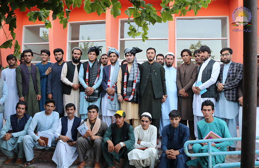 د لوګر د پوهنې رئیس د غوره خدمتونو او هڅو ستاینلیک تر لاسه کړ