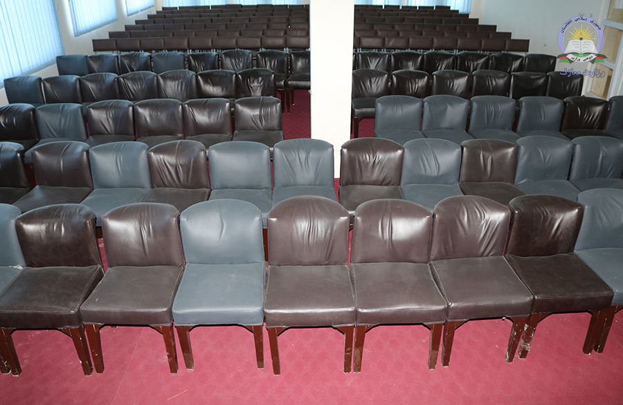 د لوګر د پوهنې ریاست د غونډو تالار په اړینو وسایلو سمبال شو