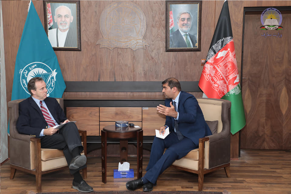 د پوهنې وزارت مشرتابه او USAID په یوه ګډه غونډه کې د ACR درسي کتابونو پروژې په اړه خبرې اترې وکړې