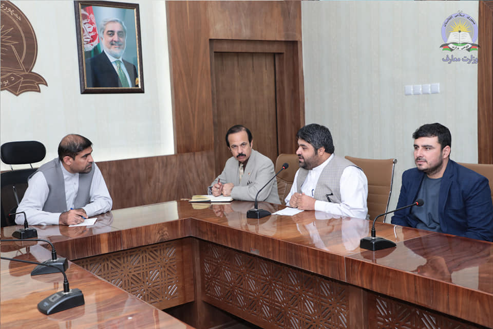 پوهنې وزیر د کندهار ولایت د ځوانانو سراسري شورا سره وکتل.