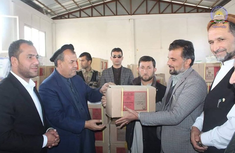 توزیع یکصد‌و ۶۴ هزار جلد کتب درسی دوره ابتدائیه در معارف کاپیسا آغاز شد