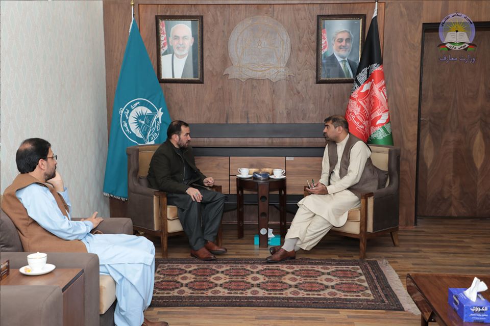 دکتر بلخی و آصف ننگ در رابطه با مشکلات معارف لغمان گفتگو کردند