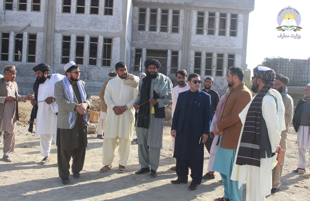 د هلمند پوهنې رییس د بي ټو ون د سیمي مشرانو او د ښوونځۍ د شورا غړو سره لیدنه وکړه