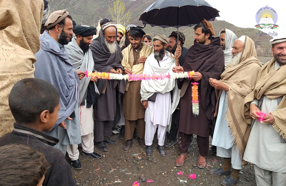 د لوګر په ازرې ولسوالۍ کې د نجونو یوه ښوونځي ته ودانۍ جوړېږي