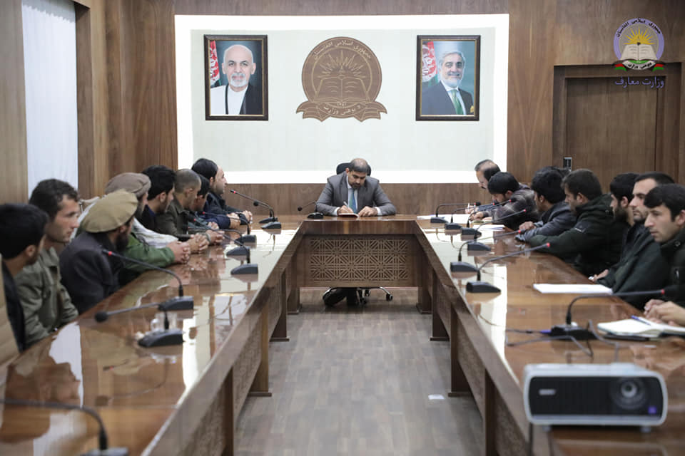 پوهنې وزیر د بدخشان یمګان ولسوالۍ د ښوونې او روزنې ستونزو پر حل ژمنه ورکړه.