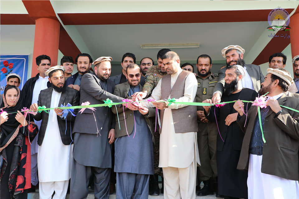 د لغمان ولایت د پوهنې ریاست نوې ودانۍ د پوهنې وزیر په شتون کې ګټې اخیستنې ته وړاندې شوه.