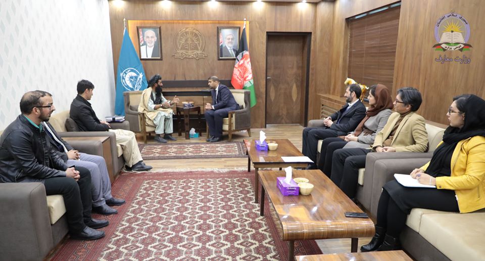 پوهنې وزارت مشرتابه د وکیل شاه خان څخه چې خپله ځمکه یې د نجونو ښوونځي د جوړولو لپاره ورکړه، ستاینه وکړه