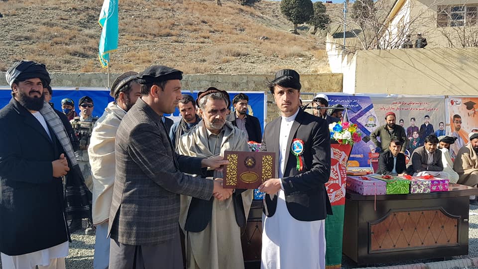 په تېرو ۱۸ کلونو کې په لومړي ځل د پکتیا وزې ځدراڼ ولسوالي له عالي لیسې څخه زده کوونکي فارغ شول