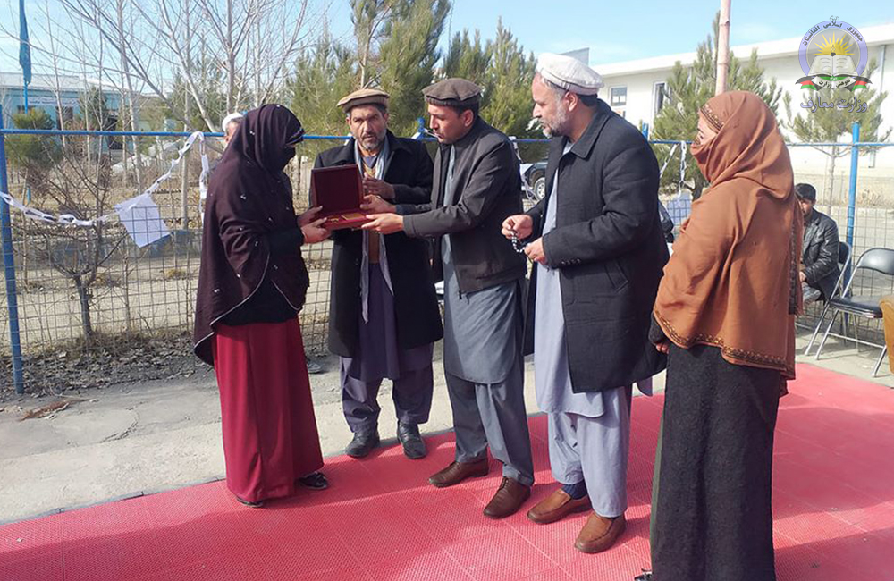 د پکتیا د پوهنې رئیس: سږ کال د مرکز سربیره له ۸ ولسوالیو نجونې له ښوونځیو فارغې شوې