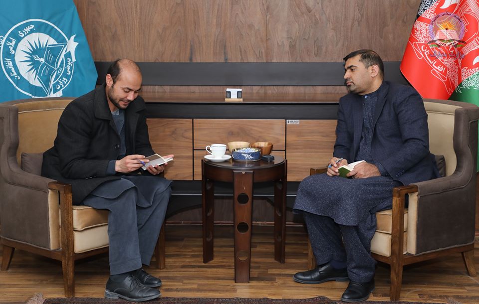 قدردانی شماری از شهروندان جوزجان از وزیر معارف بدلیل توجه به لسان‌های اوزبیکی و ترکمنی در کتب درسی