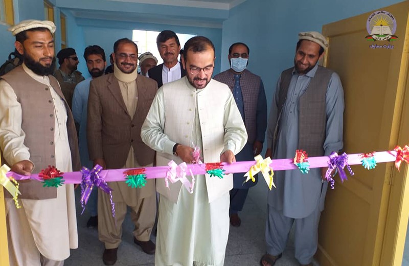 د لغمان پوهنې ریاست مرکز پورې اړوند د جعفر طيار ښوونځى ګټې اخيستنې ته وسپارل شو!