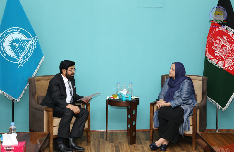 سرپرست وزارت معارف با والی هلمند دیدار کرد