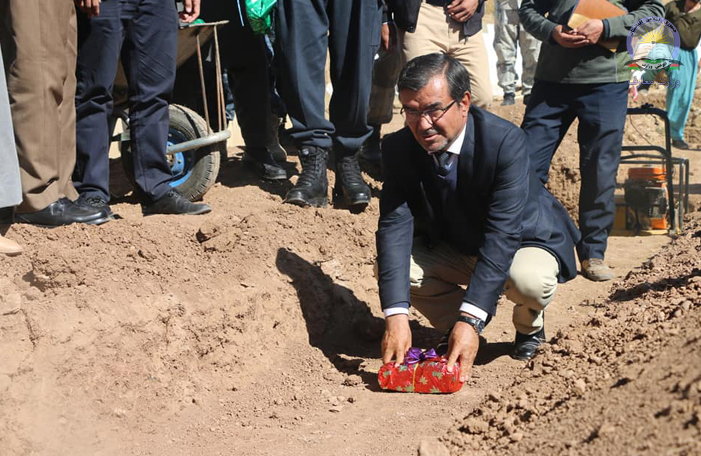 په بامیان ولایت کې د ذکریا فولادی لېسي د نوي ودانۍ د بنسټ ډبره کیښودل شوه