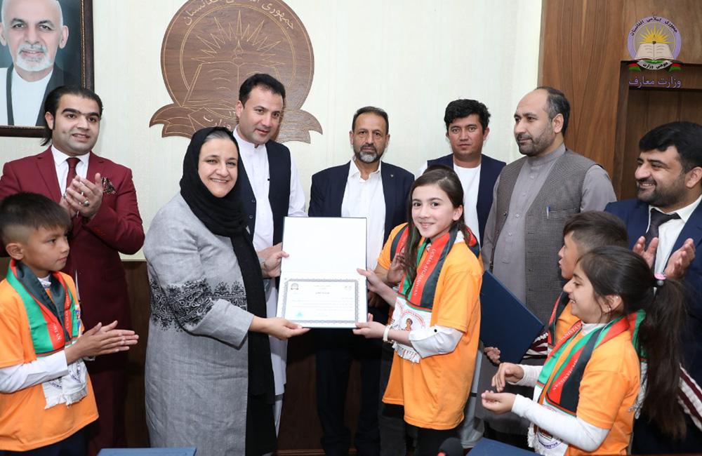 د پوهنې وزارت سرپرستې د کمبودیا د څلورویشتمې نړیوالې ذهني سیالیو ګټونکو څخه ستاینه وکړه