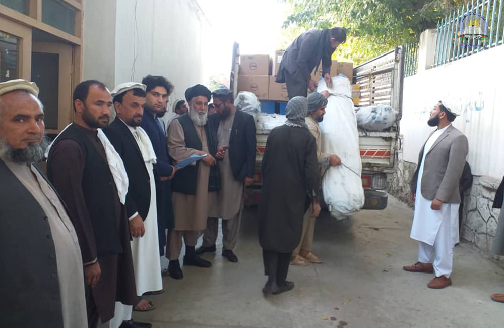 د لغمان د پوهنې ریاست سره د یو شمیر اجناسو او لوازمو مرسته وشوه