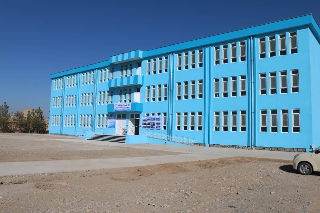 هرات ولایت کې د دوو ښوونځیو ودانۍ ګټې اخیستنې ته وسپارل شوې.