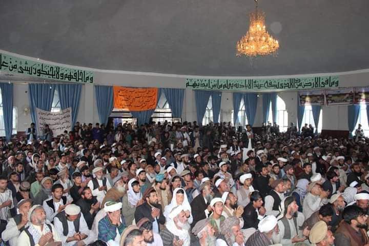 د پروان ولایت له مرکزي دارالعلوم څخه د قرآن کریم ۱۷ تنه حافظان فارغ شول