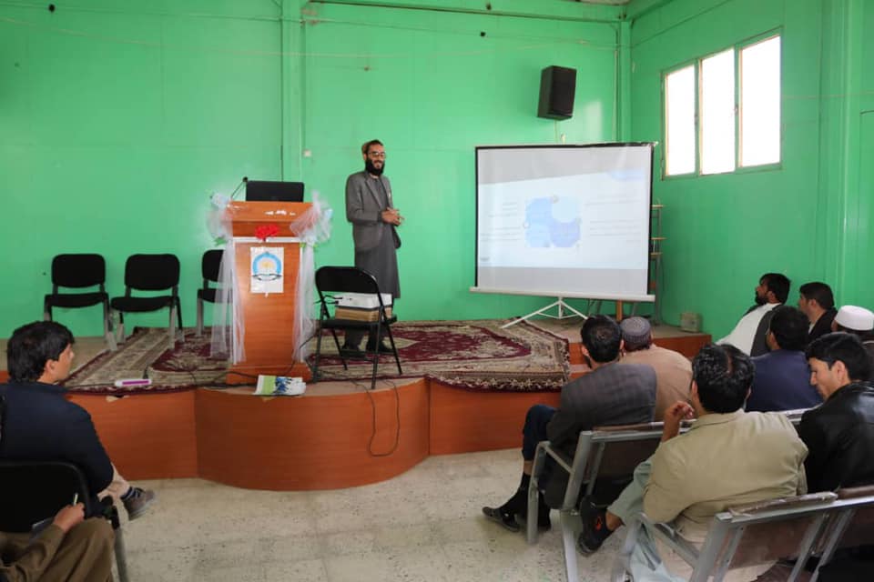 غزني ولایت کې د پوهنې ریاست کارکوونکو ته د ارزونې ښوونیز ورکشاپ جوړشو