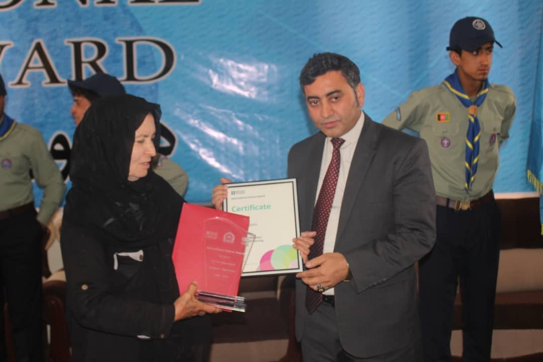 اهدای جوایز افتخاری به ۵ مکتب در ولایت هلمند