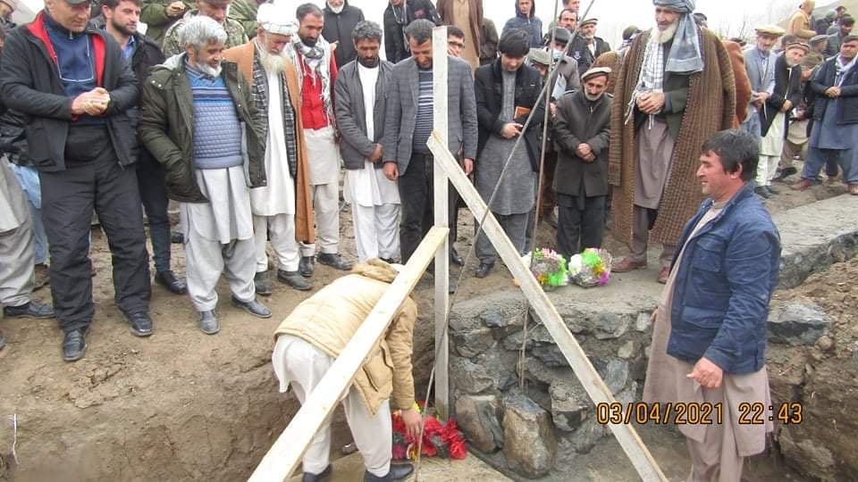 بدخشان کې د یوه ښوونځي د جوړولو چارې پيل شوې