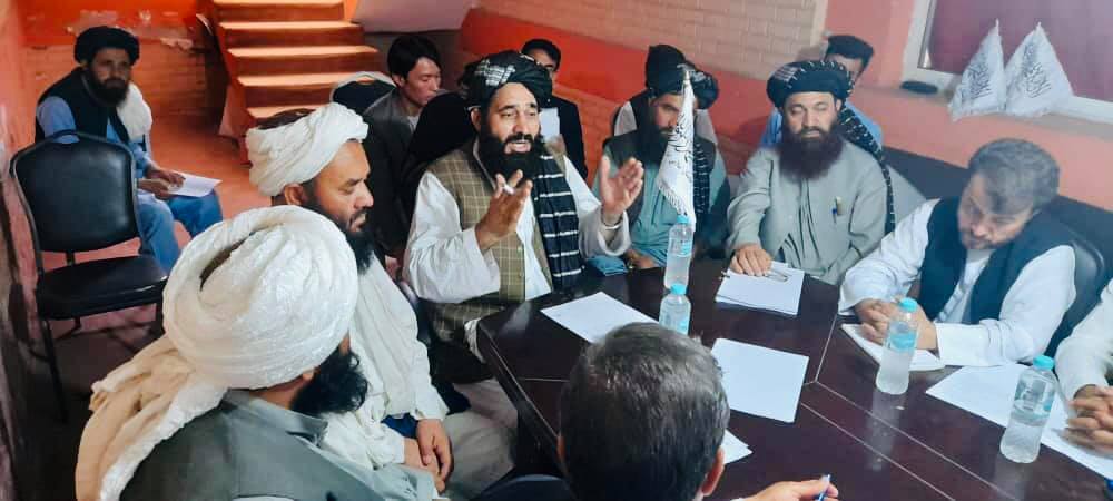 د پوهنې وزارت له خوا یو ټاکلي پلاوي د خصوصي ښوونځیو د اتحادیو د مسئولینو سره ناسته وشوه