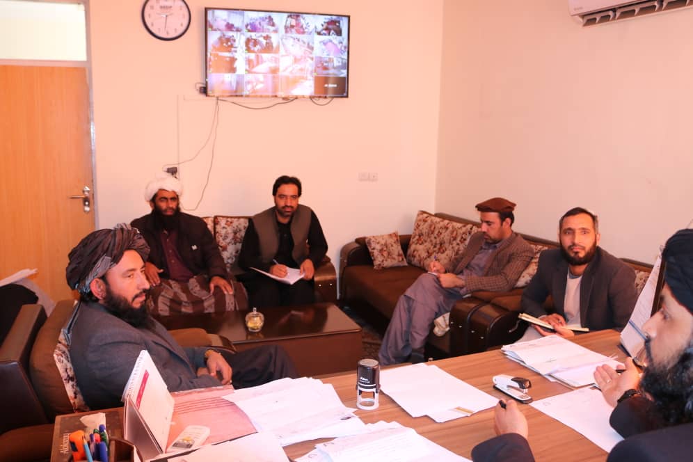 رئیس تعلیم و تربیه ولایت غزنی با مسئولین موسسه ی کوار و یونیسف درین ولایت دیدار کرد