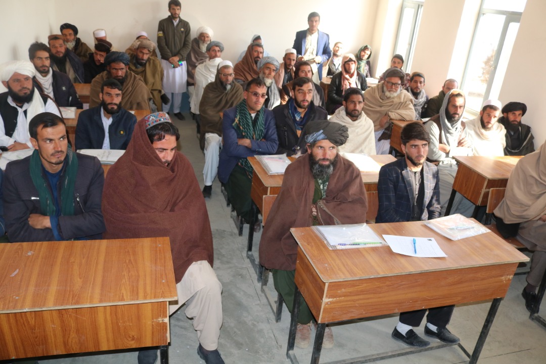 په لوګر کې د ۱۳۰ ښوونکو د وړتیا لوړونې روزنه پیل شوه