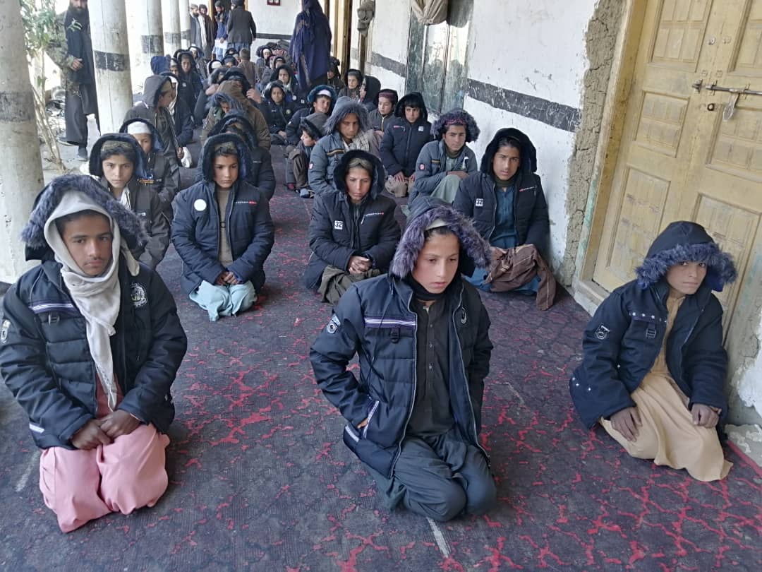 مساعدت به مدرسه دینی حاجی پچیر ولسوالی پچیراگام ننگرهار