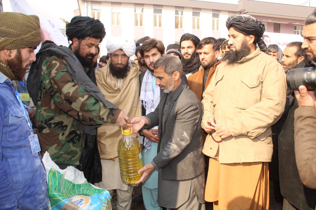 مساعدت برای آموزگاران مکاتب مرکز ولایت پروان