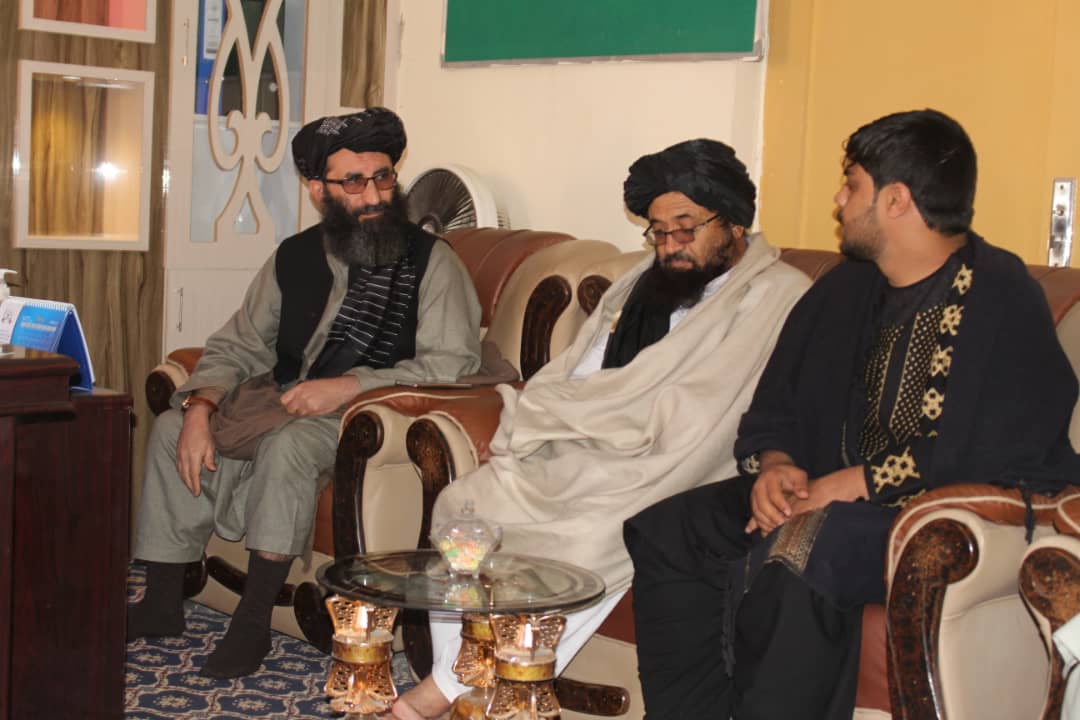 د  پوهنې  وزارت  سرپرست وزیر له عالیقدر امیرالمؤمنین سره ملاقات وکړ 