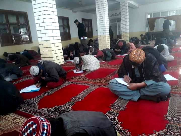 امتحانات شاگردان مرکز تعلیمی قریه ملی خیل در ولایت میدان وردگ اخذ گردید