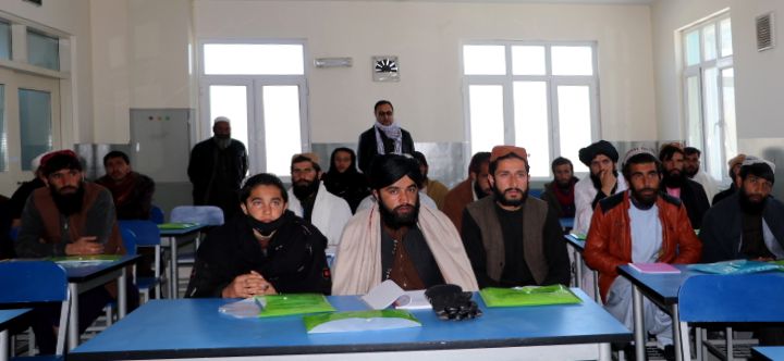 افتتاح سیمینار میتودیکی برای ۴۰۰ تن معلمان در ولایت میدان وردگ