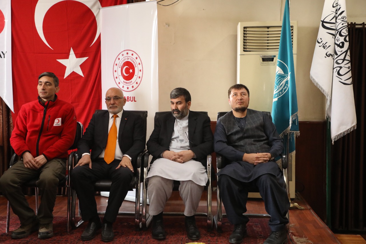 د ترکیې هیواد  د سرې میاشتې ټولنې له پوهنې وزارت سره  د ماشومانو د لوبو د وسایلو مرسته وکړه