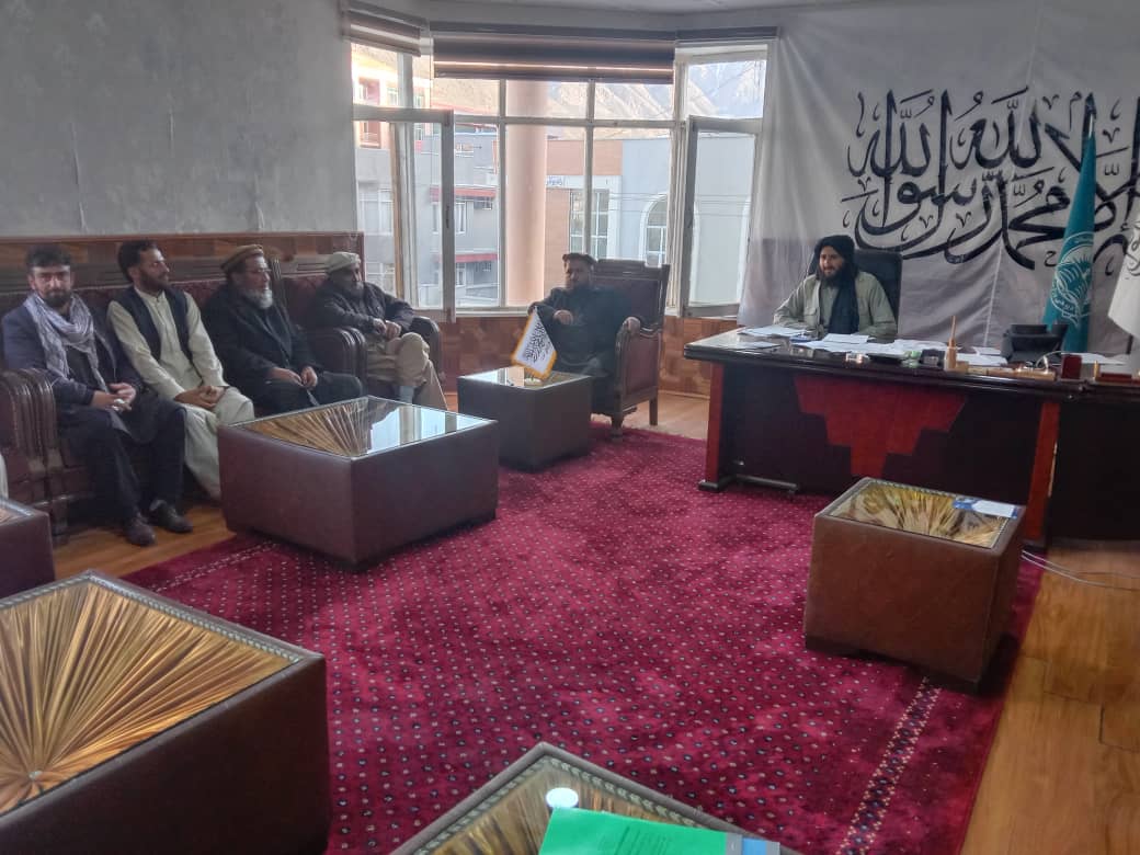 نشست کاری رئیس معارف ولایت پنجشیر با آمران و مسئولان آن ریاست