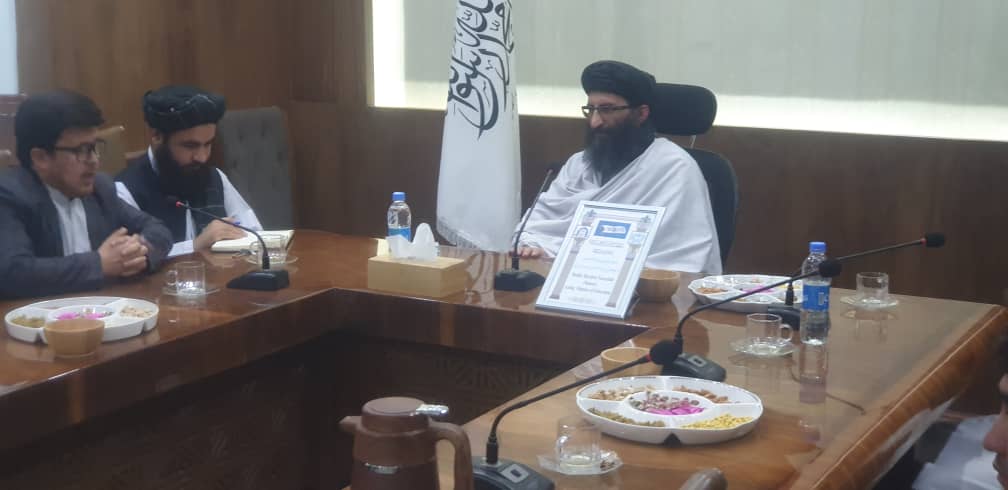 د پوهنې وزارت سرپرست وزیر د اهل تشیع  هزاره وروڼو  له استازو سره وکتل