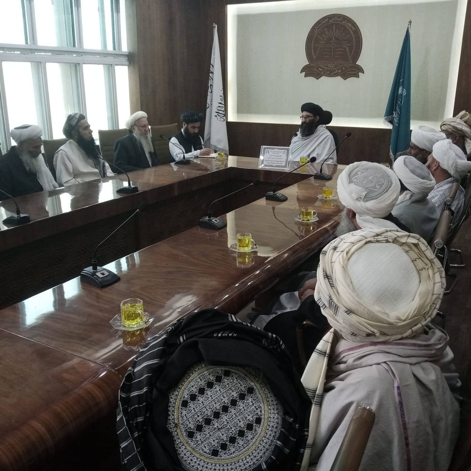 د  پوهنې  وزارت  سرپرست وزیرد هرات ولایت د علماوو له هیئت سره وکتل