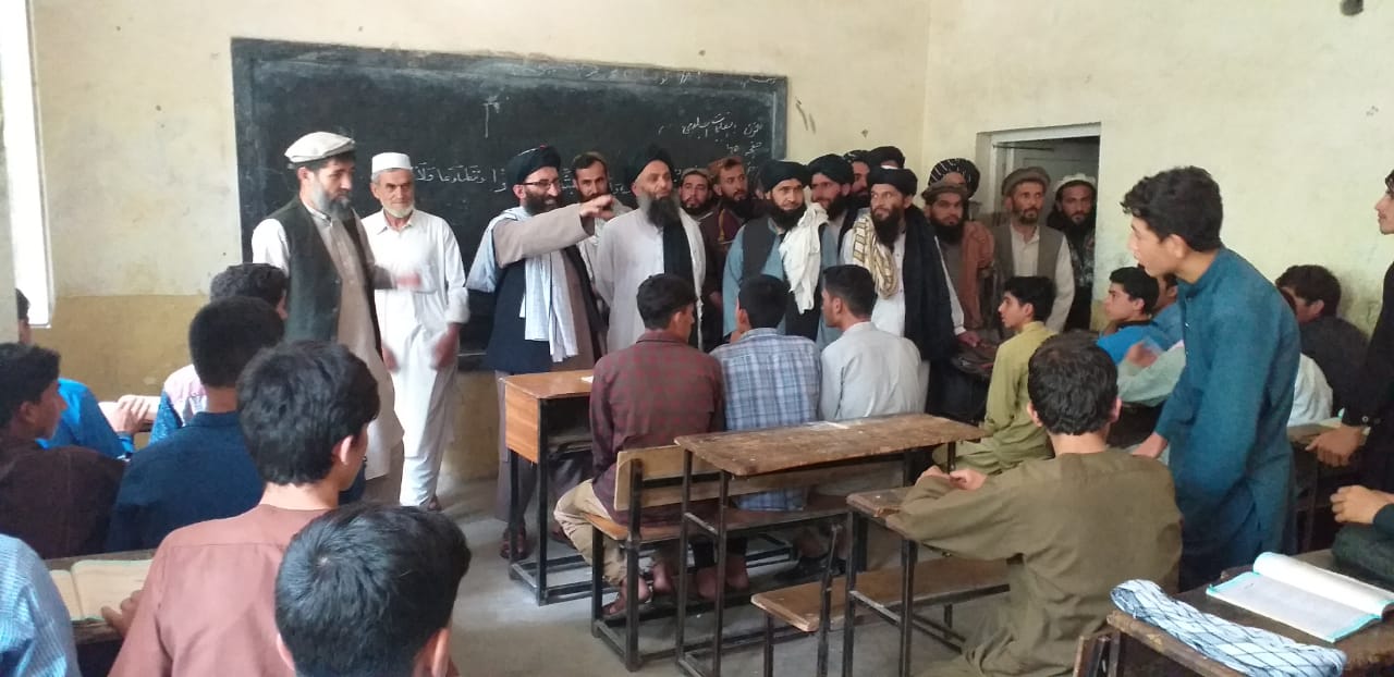 د پوهنې وزارت سرپرست وزیر د ننګرهار او کاپیسا ولایتونو له تعلیمي بهیر څخه لیدنه وکړه 