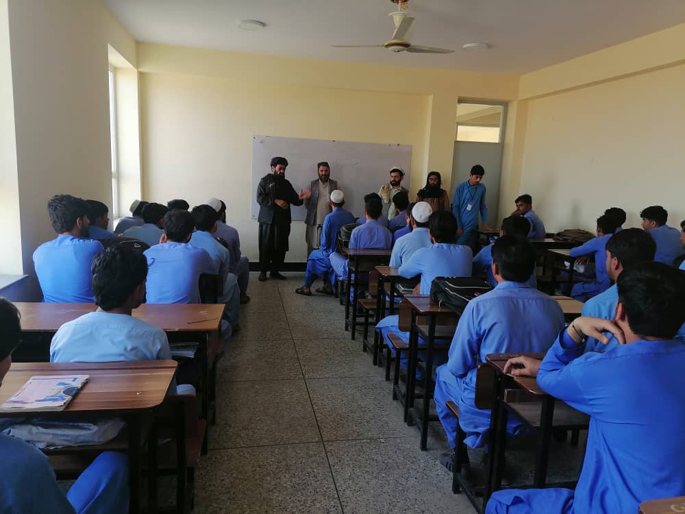 د پوهنې وزارت د لیک لوست د زده کړې ریاست د رئیس په مشرۍ پلاوی دپنجشنبی په ورځ  پکتیکا  ولایت ته ورسېد