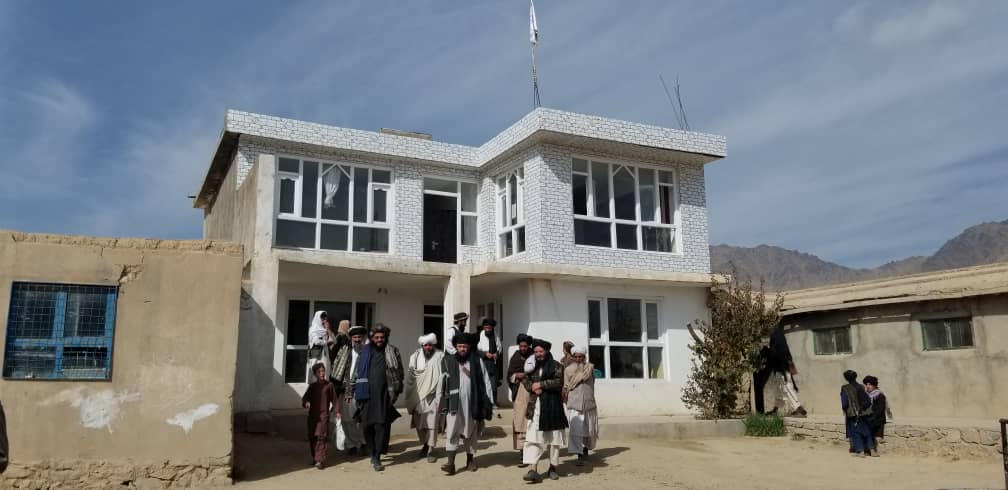 د پوهنې وزارت د سرچینو او ادارې معین د غزني ولایت د زنه خان ولسوالي له اړوندو مدارسو څخه لیدنه وکړه