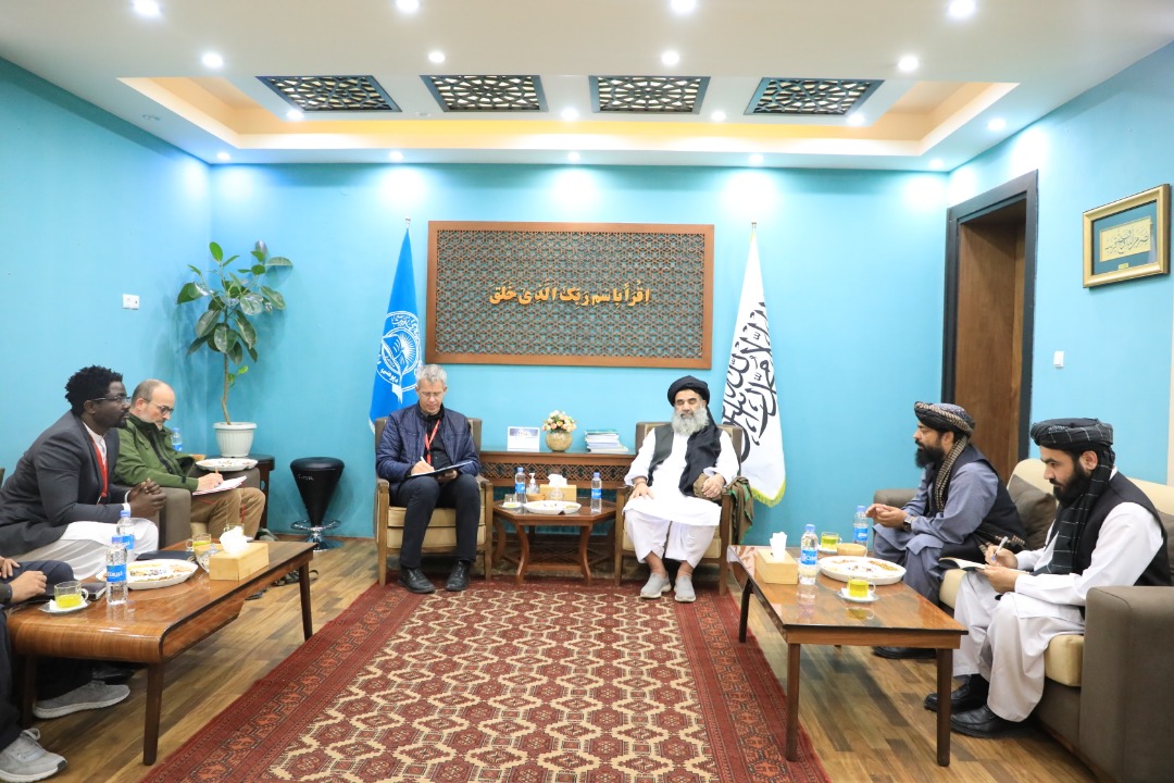 د  جرمني، سویزرلینډ او افغانستان هیوادونو د ماشومانو د ملاتړ د بنسټونو اجرایه رئیسانو  د ا.ا.ا د پوهنې وزارت له سرپرست وزیر سره وکتل