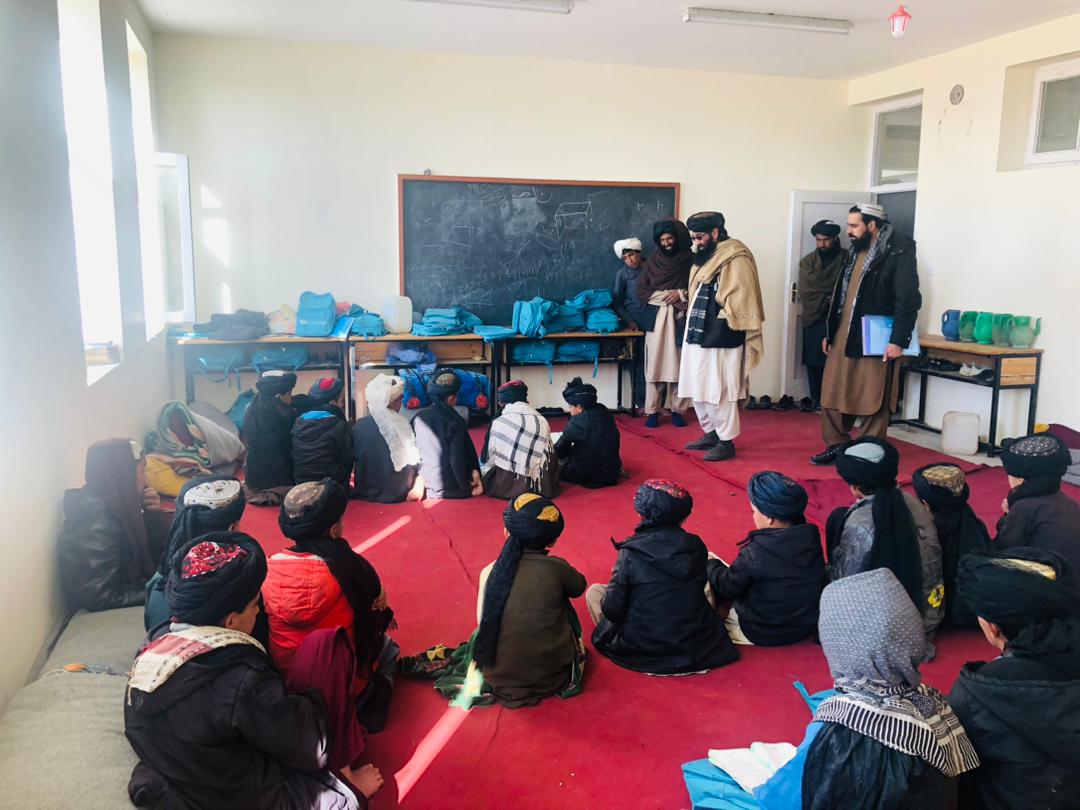 د پوهنې وزارت د اساسي او ثانوي زده کړو رئیس د پکتیکا ولایت له جهادي مدرسې او دارالایتام څخه لیدنه وکړه