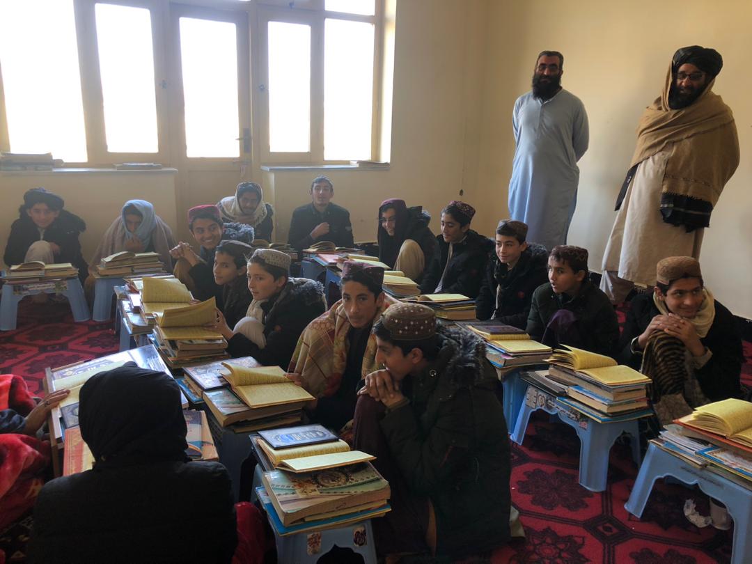 د پوهنې وزارت د اساسي او ثانوي زده کړو رئیس د لوګر ولایت له جهادي مدرسې او دارالایتام څخه لیدنه وکړه